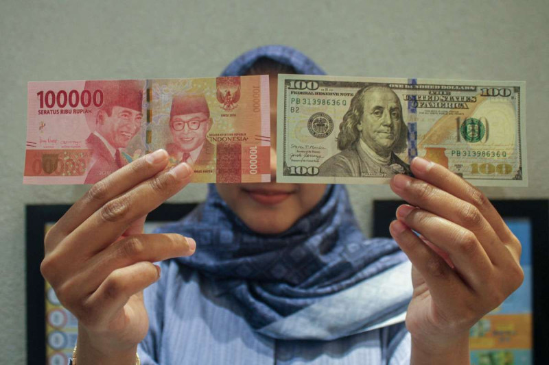 Rupiah Diperkirakan Melemah, Sentimen AS dan Geopolitik Tekan Pasar