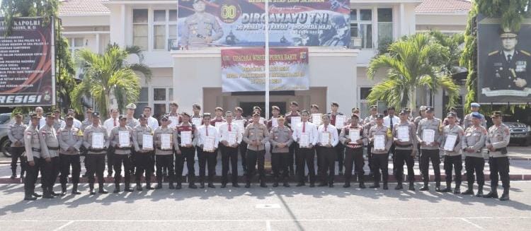 Berprestasi, 32 Anggota Polres Belu Dapat Penghargaan dari Kapolres Belu