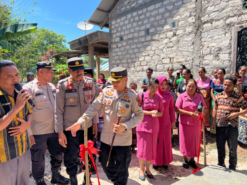 Polres Sumba Barat Bantu Sumur Bor Bagi Warga Tanarighu