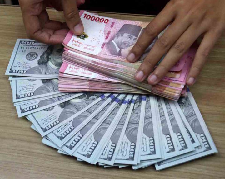 Rupiah Diprediksi Melemah, Bergerak di Kisaran Rp16.570–Rp16.600 per Dolar AS Hari Ini