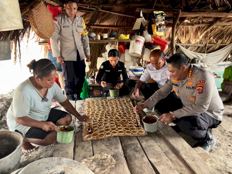 Warga Benu-Kupang Ubah Miras Tradisional Sopi Jadi Gula Lempeng
