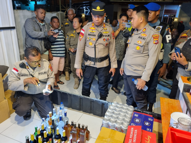 Razia Malam Minggu, Polsek Kota Lama Gerebek Industri Miras Rumahan