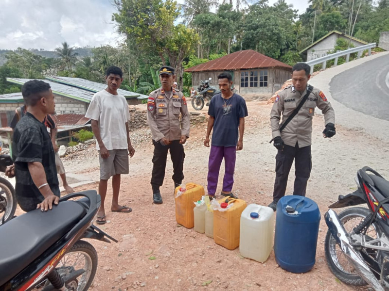 Gelar KRYD di Kot'olin, Polsek KiE-TTS Amankan Ratusan Liter Miras