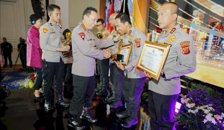 Kapolda NTT Raih Penghargaan Polri Awards in Support of UN “HeForShe” Movement 2025