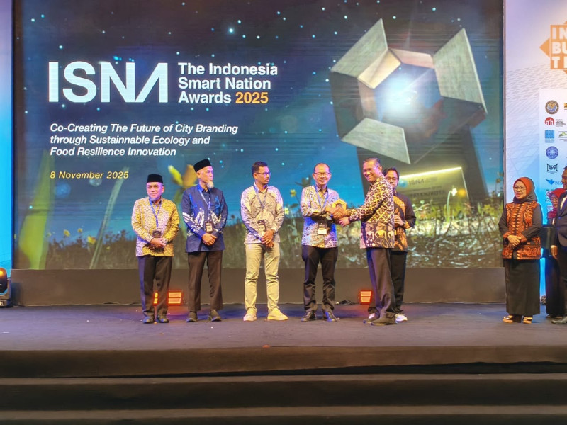 Pemkab Langkat Raih Penghargaan Spesial Indonesia Smart Nation Award 2025