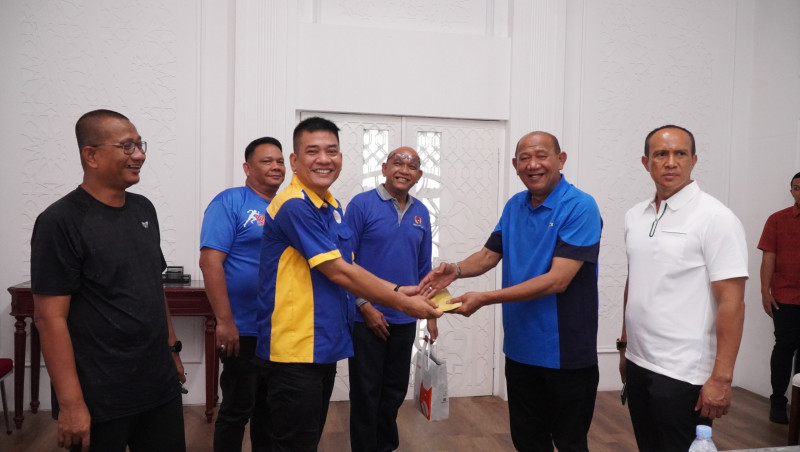 Bupati Syah Afandin Salurkan Bantuan ke 10 Cabor, Tegaskan Komitmen Pembinaan Atlet Muda Langkat