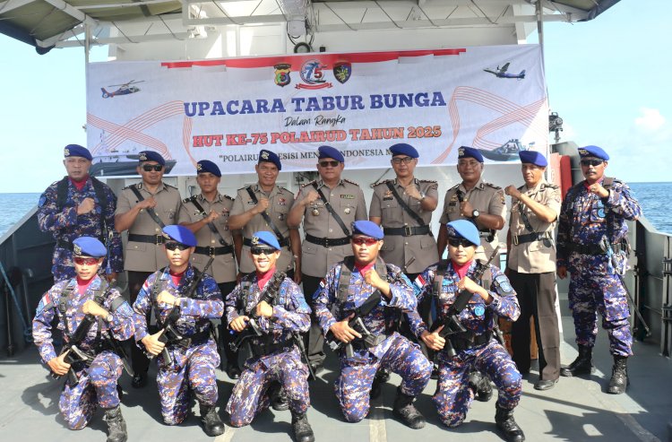 Tabur Bunga Warnai Peringatan HUT Polairud ke-75 Oleh Ditpolairud Polda NTT