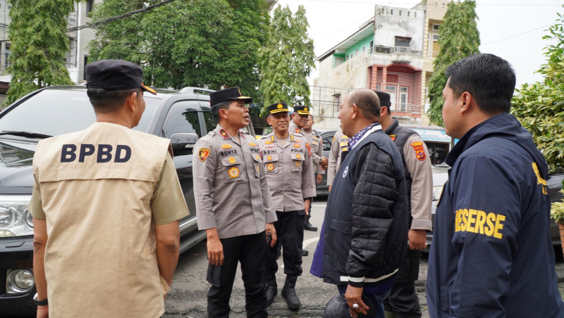 Bupati Syah Afandin Terus Salurkan Bantuan untuk Warga Terdampak Banjir di Hinai