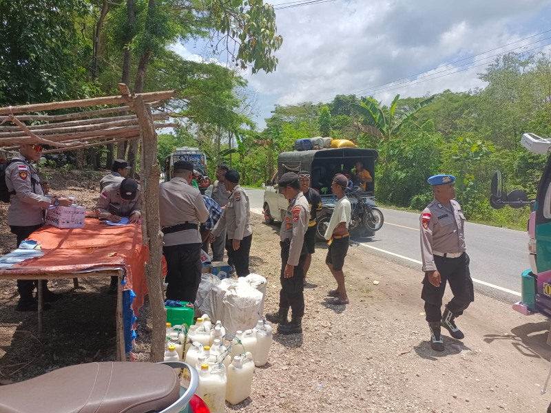 Polsek Mollo Selatan Amankan Ratusan Liter Miras Tradisional