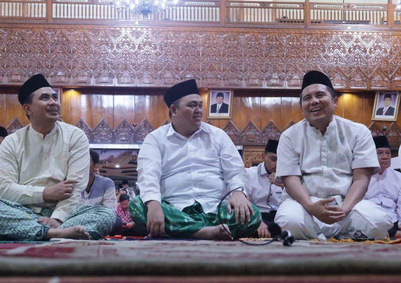 Sarif Kakung Kampanyekan Memakai Sarung Guna Mendukung Industri Tekstil dan Ekonomi Kreatif Lokal Jateng