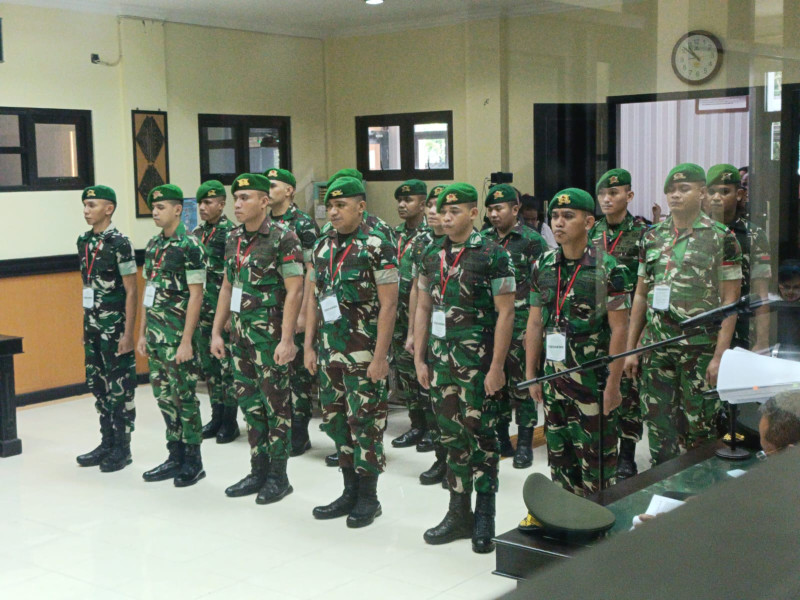 Selain Tuntutan Hukuman Sembilan Tahun, Dua Perwira TNI Penyiksa Prada Lucky Namo Juga Dituntut Dipecat Dari TNI AD