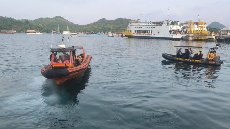 Kapal Wisata Tenggelam di Pulau Padar-Manggarai Barat, Tujuh Orang Selamat dan Empat WNA Dalam Pencarian