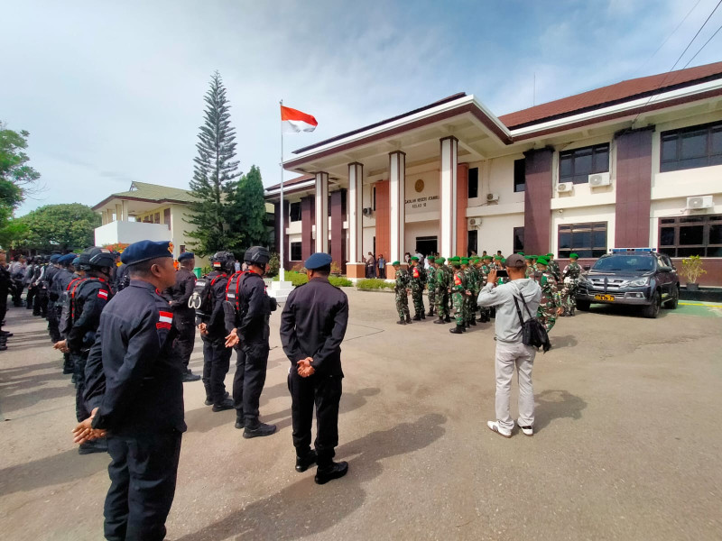 Dikawal Ratusan Aparat, Eksekusi Tanah di Belu-NTT Ricuh Menyebabkan Anggota Polri dan Panitera Terluka