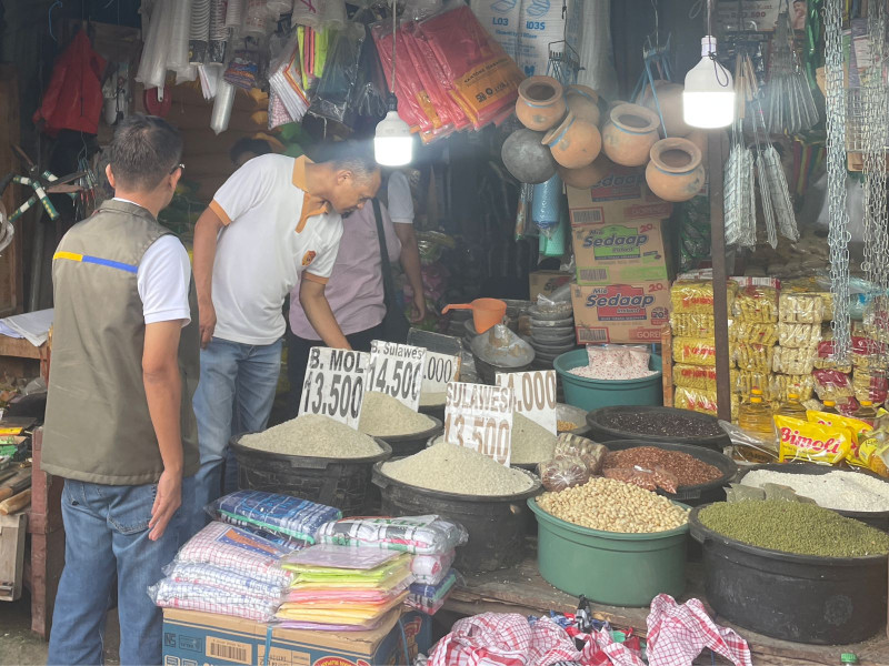 Polda NTT Dan Tim Satgas Pangan Sidak Harga Pangan di Pasar Tradisional di Kota Kupang