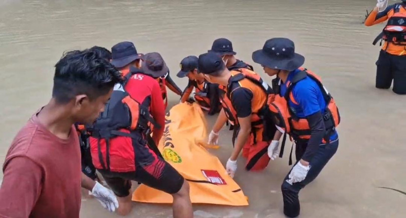 Dua Hari Pencarian Pasca Terseret Arus Sungai, Pemancing di Kupang Ditemukan Meninggal Dunia