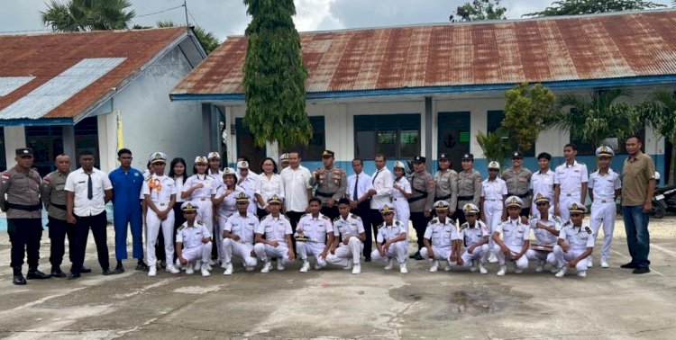 Bertemu Guru Dan Siswa SMK Pelayaran Kupang, Kapolsek Kota Lama Beri Sejumlah Pesan Kamtibmas