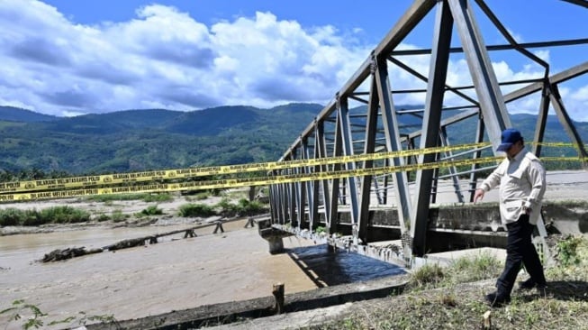 Tinjau Banjir Sumatera, Prabowo Bahas Status Bencana, Penanganan Darurat, dan Pentingnya Jaga Lingkungan