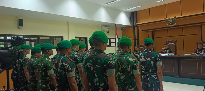 Diputus Enam dan Sembilan Tahun Serta Dipecat dari TNI, 17 Terdakwa Kematian Prada Lucky Namo Pikir-pikir