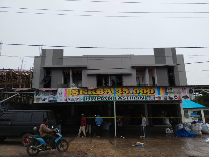 Toko Pakaian Murah di Soe-TTS Terbakar