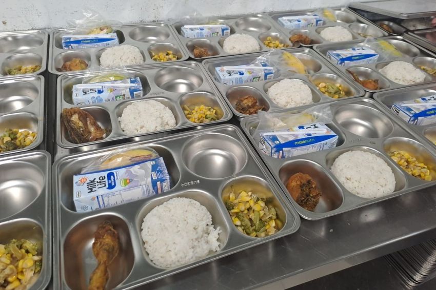 Dukung MBG, TNI AL Kawal Peralatan Dapur Untuk SPPG di NTT