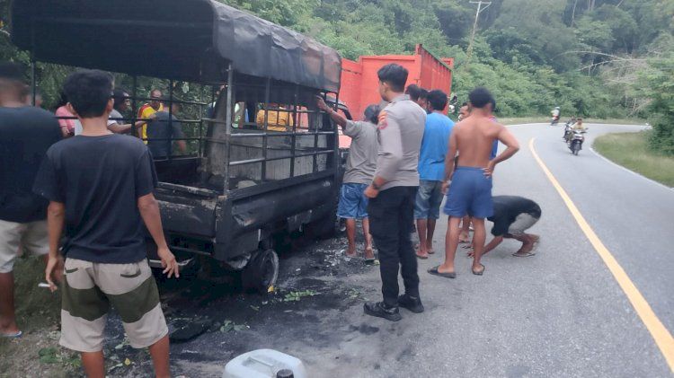 Mobil Pick Up Pengangkut Minyak Tanah Terbakar dalam Perjalanan ke Kabupaten TTS