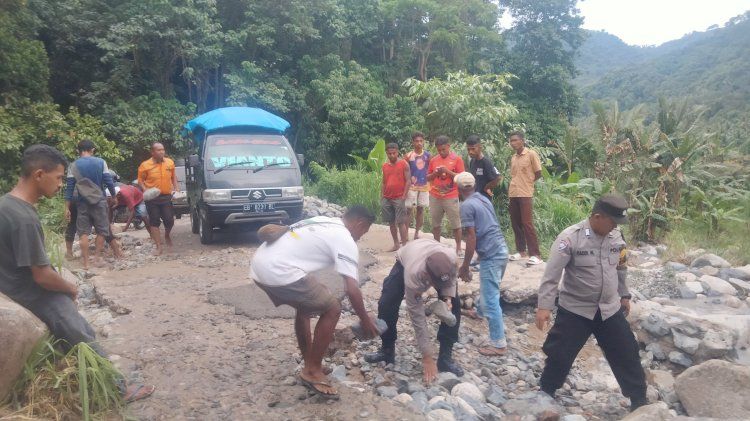 Pungli di Lokasi Banjir, Tujuh Pemuda di Kabupaten Sikka Diamankan Polisi