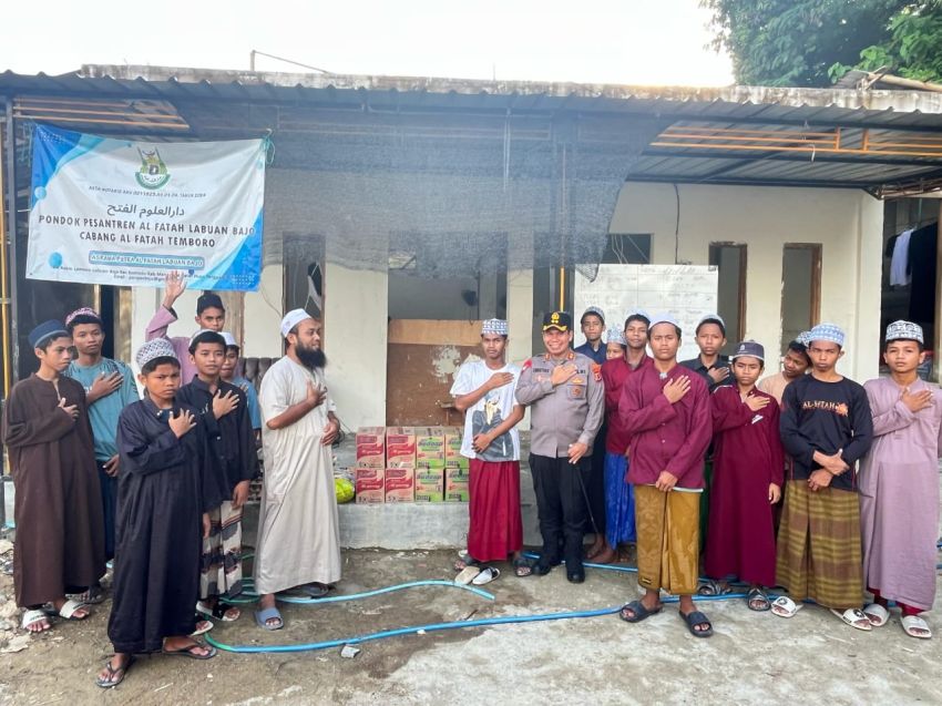 Kapolres Manggarai Barat Safari Ramadhan di Ponpes Al-Fatah Lamtoro Labuan Bajo