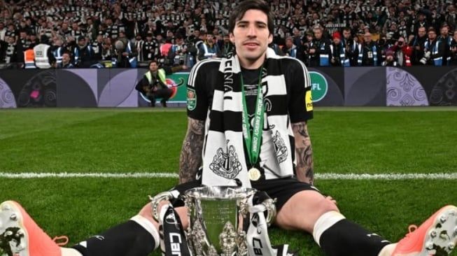 Newcastle United Juara Piala Liga Inggris 2025 usai Tundukkan Liverpool