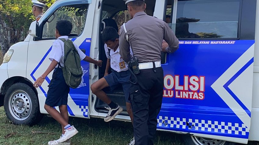 Polres Kupang Tambah Armada Transportasi Antar Anak Sekolah
