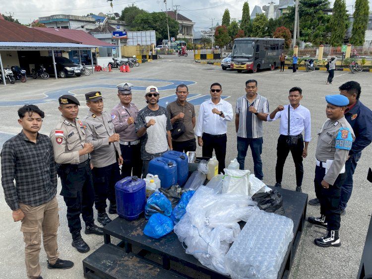 Polres Sumba Barat Amankan Ratusan Liter Miras Lokal