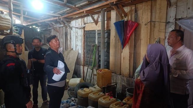 Polisi Bongkar Penimbunan 1,8 Ton BBM Subsidi di Deli Serdang, Dua Pelaku Diamankan