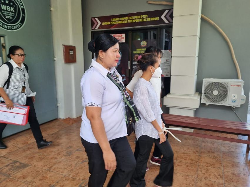 Fani, Tersangka Kekerasan Seksual Anak Dibawah Umur Dijemput di Lapas Perempuan dan Dilimpahkan ke Kejaksaan