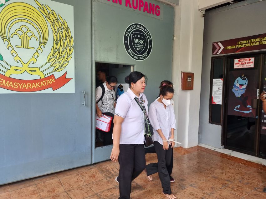 Empat Pasal Jerat Mahasiswi Pemasok Perempuan Untuk Mantan Kapolres Manggarai