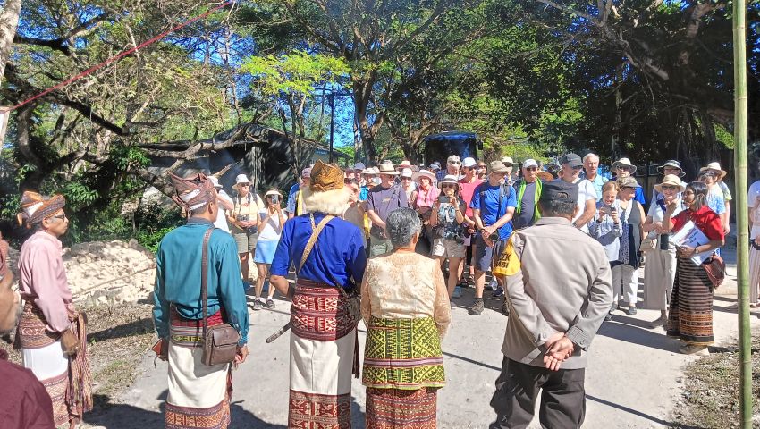 Ratusan Wisman Kunjungi Sonaf Baun Amarasi
