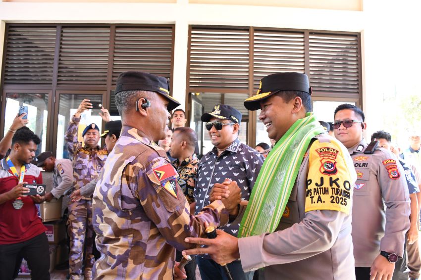 Jalin Persaudaraan Lintas Negara, Kapolda NTT Kunjungi PLBN Sakato Timor Leste
