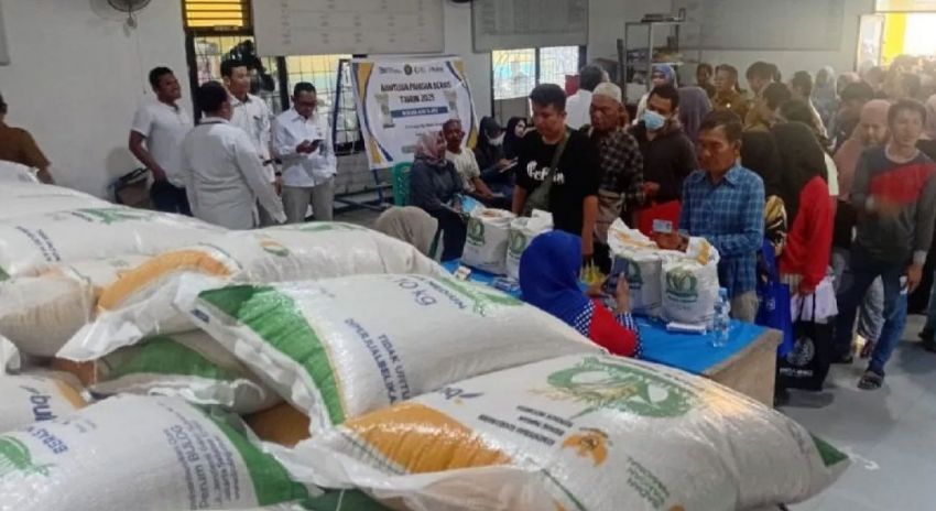 Bulog Sumut Salurkan 8.800 Ton Beras untuk 832 Ribu Keluarga