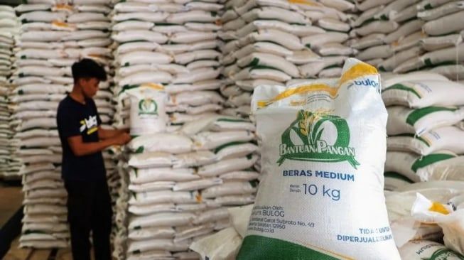 Bulog Sumut Sudah Salurkan 6.000 Ton Beras Bantuan Pangan