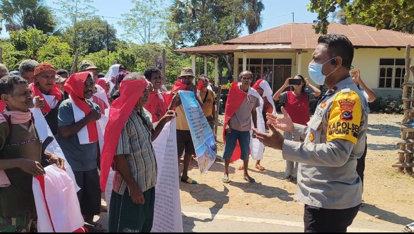 Suku Oemanas-Amfoang Timur Orasi Damai Tuntut Penyelesaian Sengketa Perbatasan di Naktuka