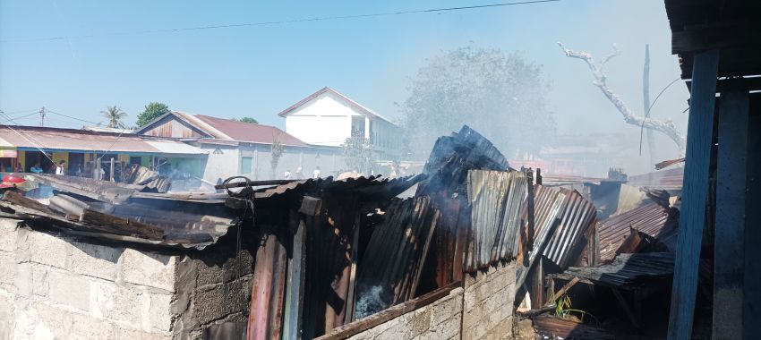 Tiga Bangunan Rumah, Kios dan Kamar Kos di Oesapa-Kupang Terbakar