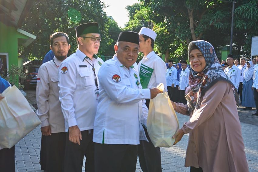 Kemenag Kota Semarang Gandeng Rumah Zakat Jateng Berikan Paket Sembako untuk Guru LPQ