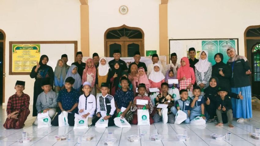 Santuni 100 Yatama dan Gulirkan Zakat Produktif, Semarakkan Muharam dan Harlah ke-20 UPZ LAZISMA MAJT
