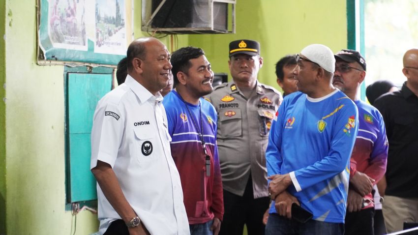 Bupati Syah Afandin Tinjau Semangat Atlet PORKAB Langkat 2025