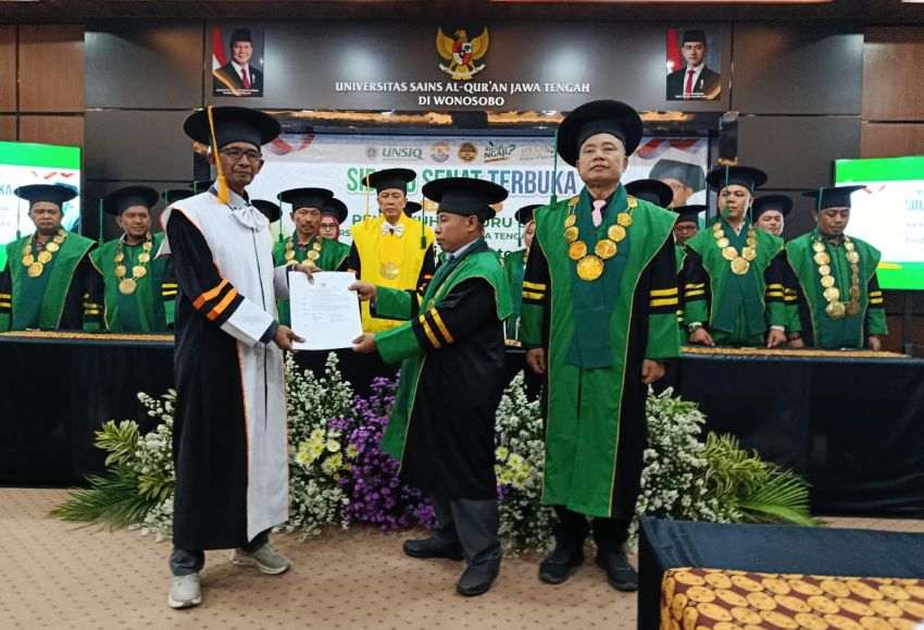 Wakil Rektor I Unsiq Jawa Tengah dan Ketua LTN PCNU Wonosobo, Dr Sri Haryanto, MPd I Dikukuhkan jadi Guru Besar Bidang Psikologi Pendidikan