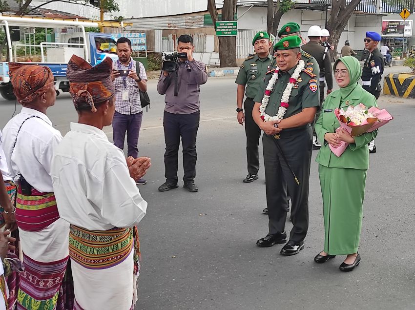 Danrem 161/Wirasakti Kupang Hendro Cahyono Diberi Gelar "Naijuf Keneno"