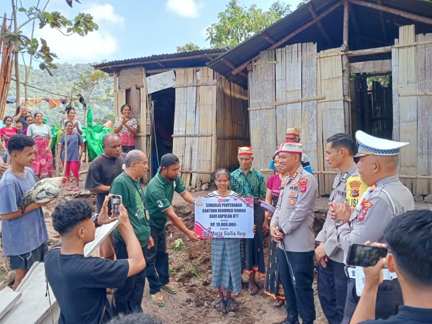 Kapolda NTT Bantu Renovasi Rumah  IRT di Kabupaten Manggarai Timur