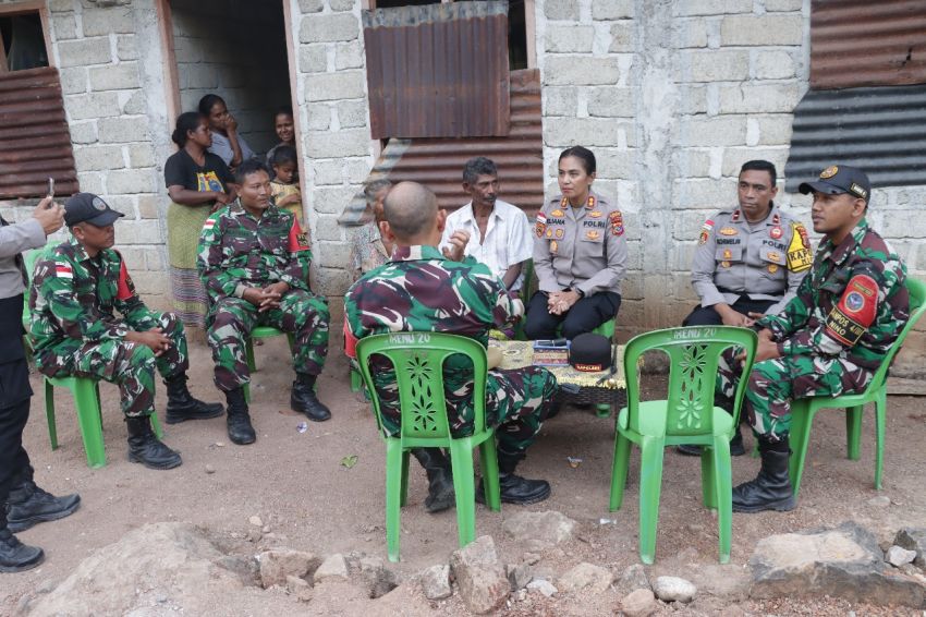 Kapolres TTU Kunjungi Korban Penembakan di Imbate-TTU Dan Salurkan Bantuan Kapolda NTT