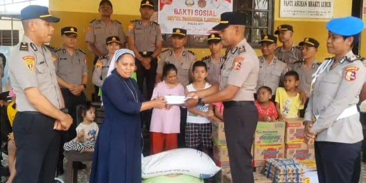Siswa SIP Angkatan 54 Gelombang II Polda NTT Berbagi Dengan Anak Panti Asuhan