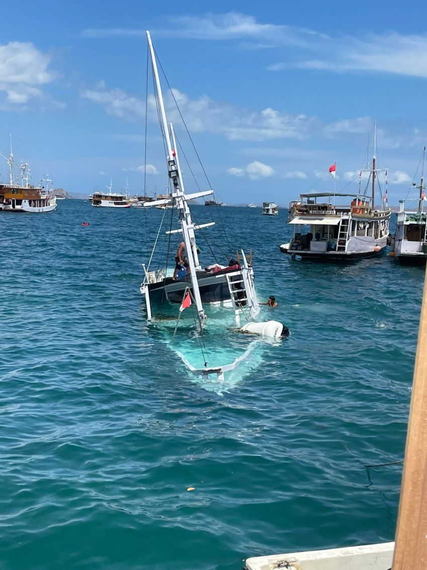 KM Alam Kita 03 Tenggelam Di Perairan Labuan Bajo-Manggarai Barat