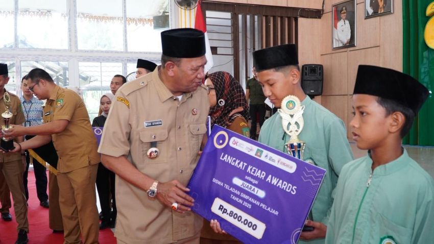 Syah Afandin Ajak Masyarakat Biasakan Menabung Sejak Dini
