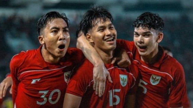 Taktik Jitu Nova Arianto! Garuda Muda Bungkam Uzbekistan 2-0 di Piala Kemerdekaan 2025